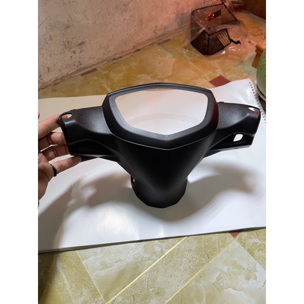 Bợ dưới bàn thờ xe máy sirius rc