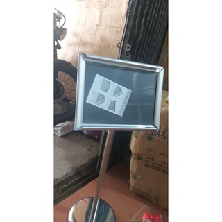 Bảng chi dẫn inox, Giá để menu đứng