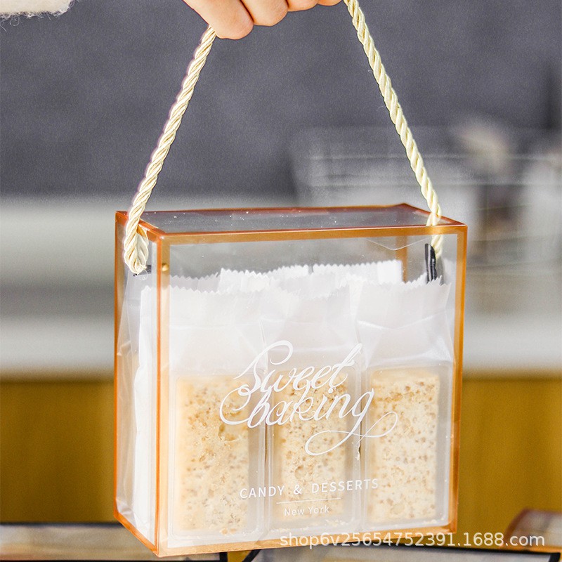 Hộp mica viền gold 14x14x7cm trong đựng bánh/son/quà tặng có quai xách nhà KlingKling