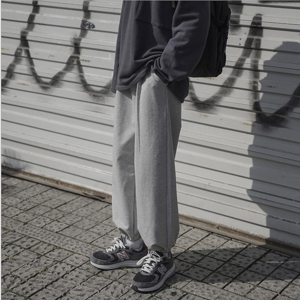 Quần jogger trơn, cạp chun, dáng rộng năng động, thoải mái, quần nỉ mặc ở nhà