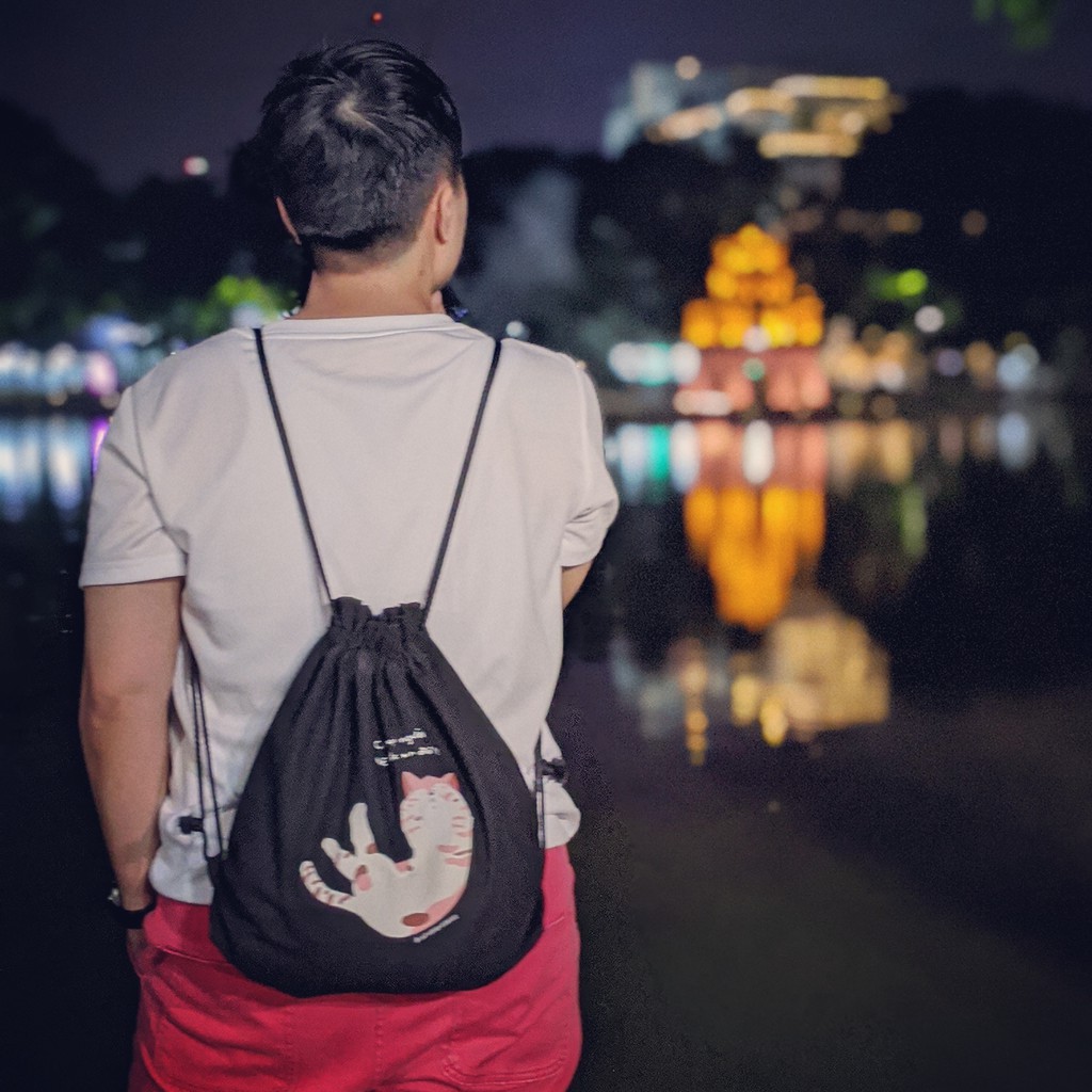 Balô rút "Cho mọi người tiêm vắc xin đó"