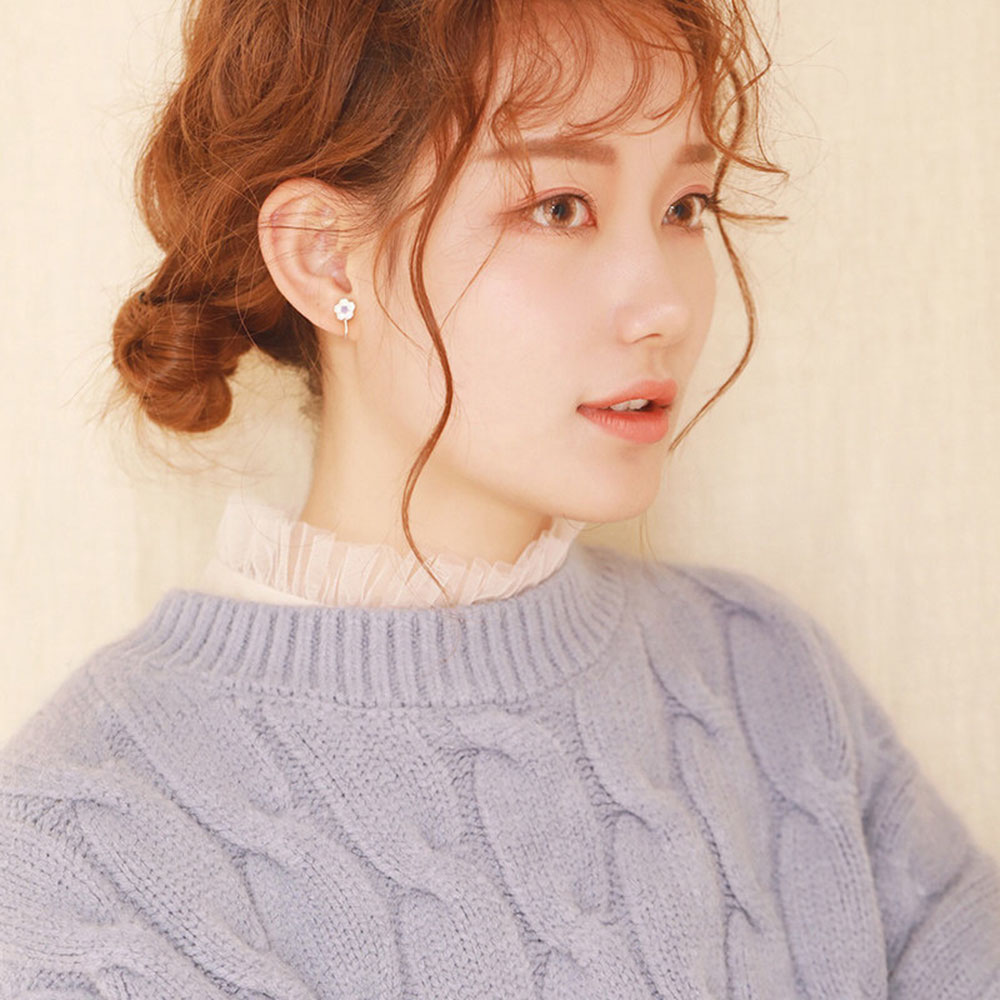 Bông Tai Hình Hoa Anh Đào Đính Đá Xinh Xắn Cho Nữ