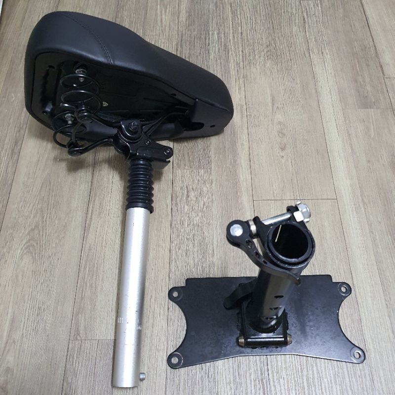 Yên xe scooter cao cấp Sealup Q23+ Bọc lót yên đệm + tấm thảm lót chân xe tay ga + xe điện + xe scooter.