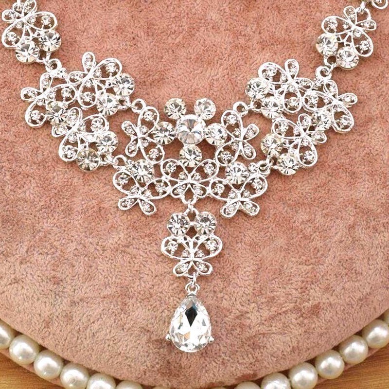 Set vòng cổ + bông tai hình bướm sang trọng