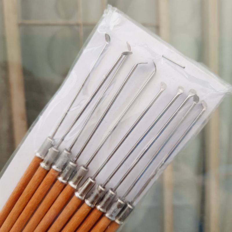 Vỉ 10 móc tai cán gỗ loại rẻ