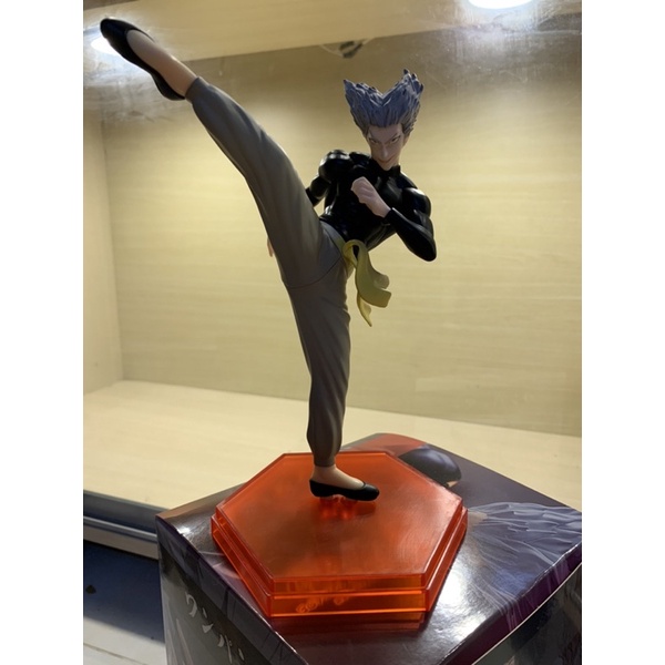 Mô hình Garou - One Punch Man 19cm