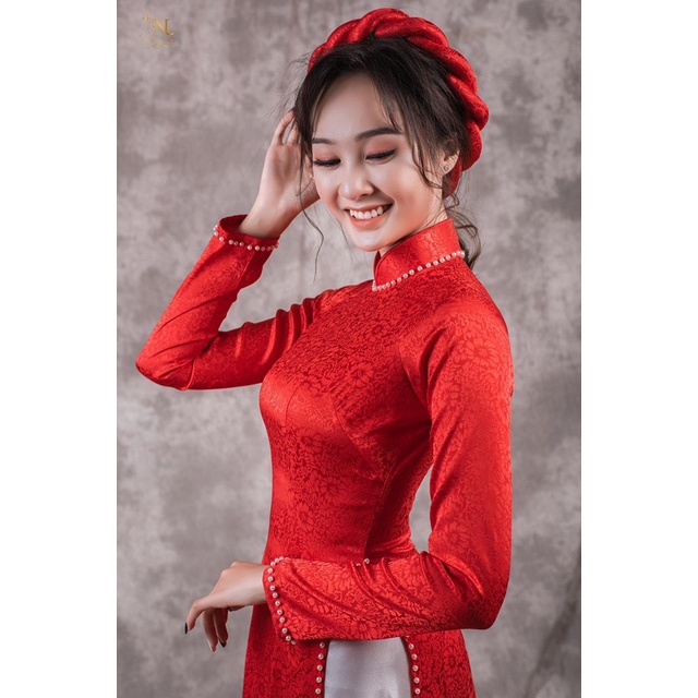 Áo dài gấm hoa cúc đủ màu sắc