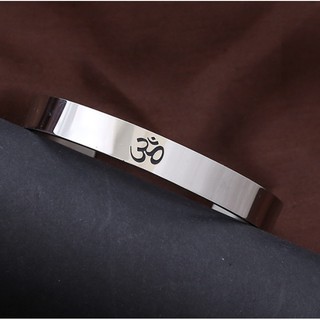 Vòng Tay TiTanium Khắc Chữ OM
