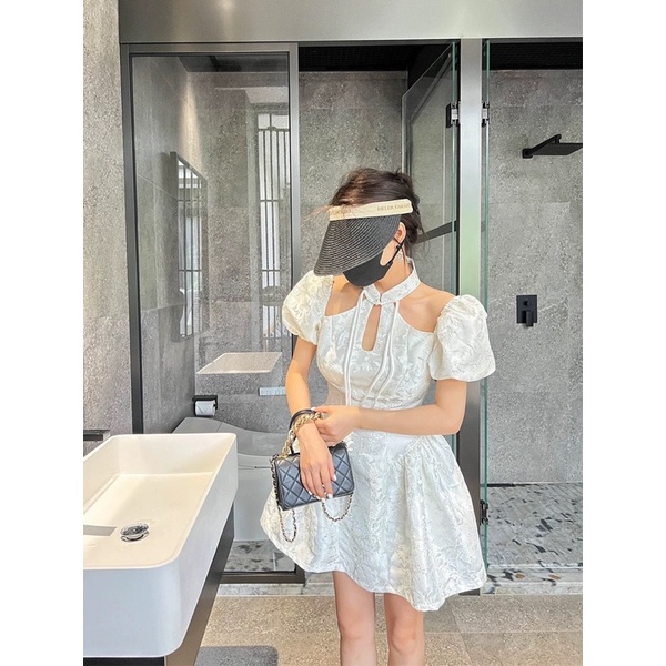 ĐẦM GẤM CỔ YẾM GIỌT NƯỚC KHOÉT VAI RỚT TAY PHỒNG