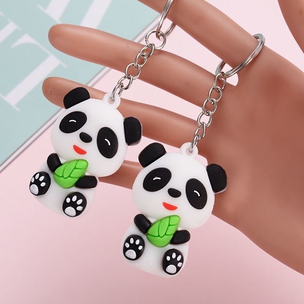 Móc khóa gấu trúc xinh cầm búp măng dễ thương 3.5*5.3cm