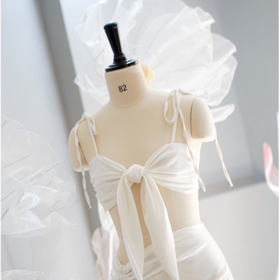 Áo croptop sexy thiết kế hai dây, thắt nơ ngực