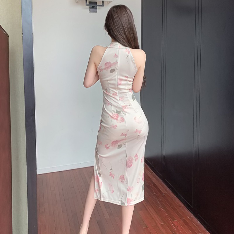 JaneQ Sườn xám cách tân cổ yếm dịu dàng