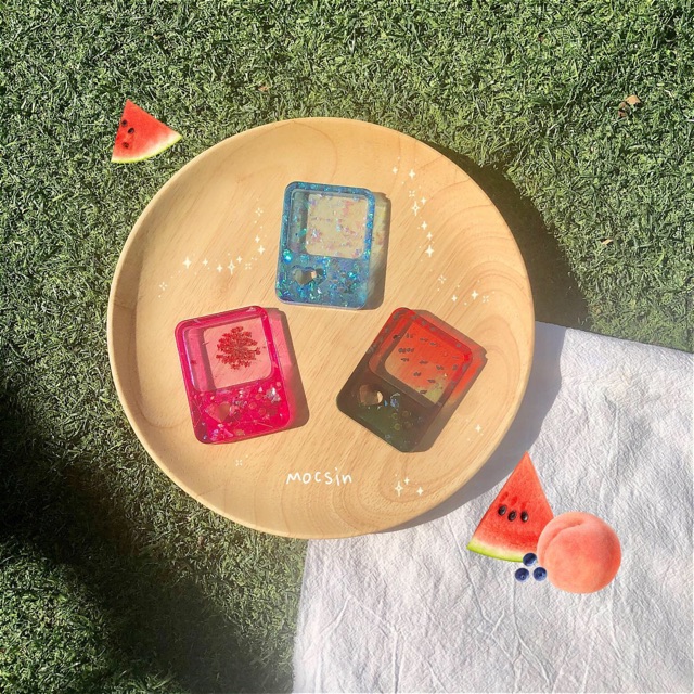 Móc khoá hình máy chơi game ( handmade resin)
