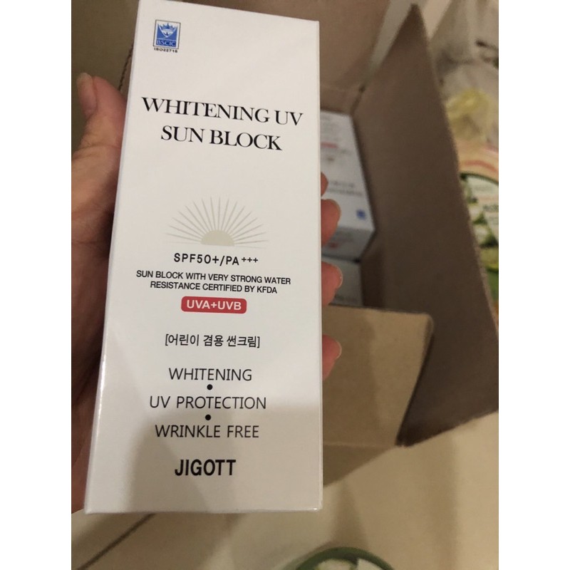 có sẵn  [Mỹ Phẩm Hàn Quốc]Kem chống nắng Whitening UV Sun Block JIGOTT 70ml