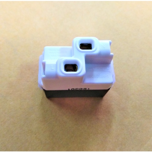 Ổ cắm màu đen Panasonic - Ổ đơn 2 chấu màu đen chính hãng