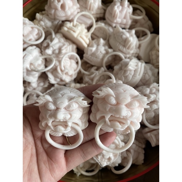 Mặt hổ phù xương trắng kèm vòng