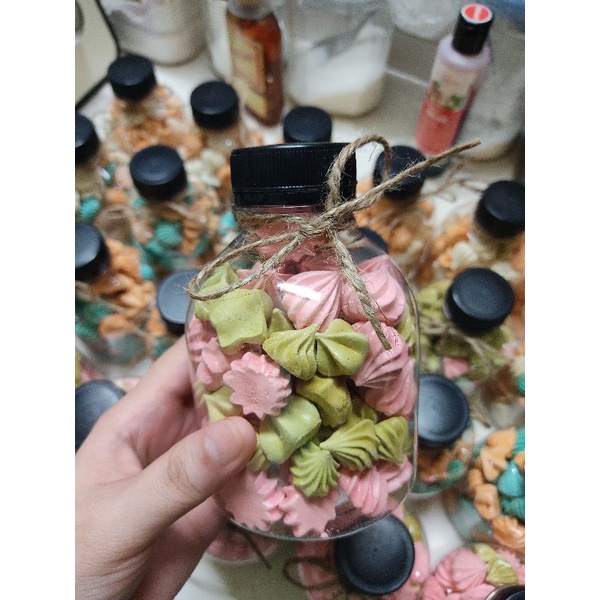 Kẹo meringue nụ hôn