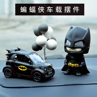Con lắc tạo hình Batman bắt mắt trang trí bảng điều khiển xe hơi