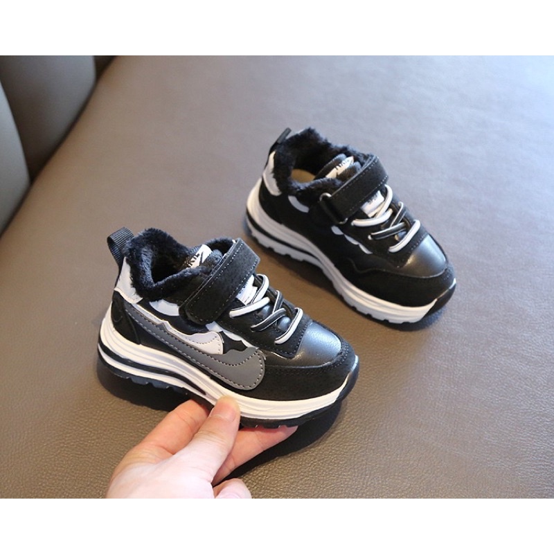 Giày Sneaker Thể Thao Cho Bé