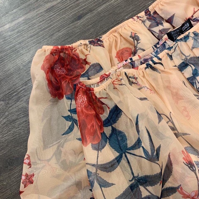 Áo sơ mi lệch vai nư giá 330k/1c