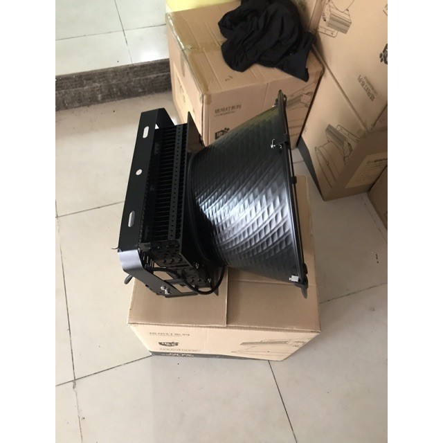 Đèn LED công suất lớn ESNCO 600W LED sáng trắng 6500k chống nước IP67