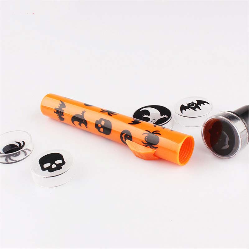 Đèn Pin Chiếu Hình Đầu Lâu Trang Trí Tiệc Halloween Cho Bé