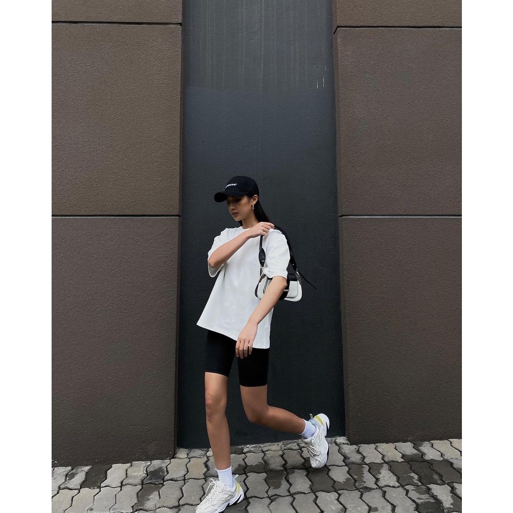 Quần thun ngắn màu đen, form ôm, là min - BLACK CYCLING SHORTS