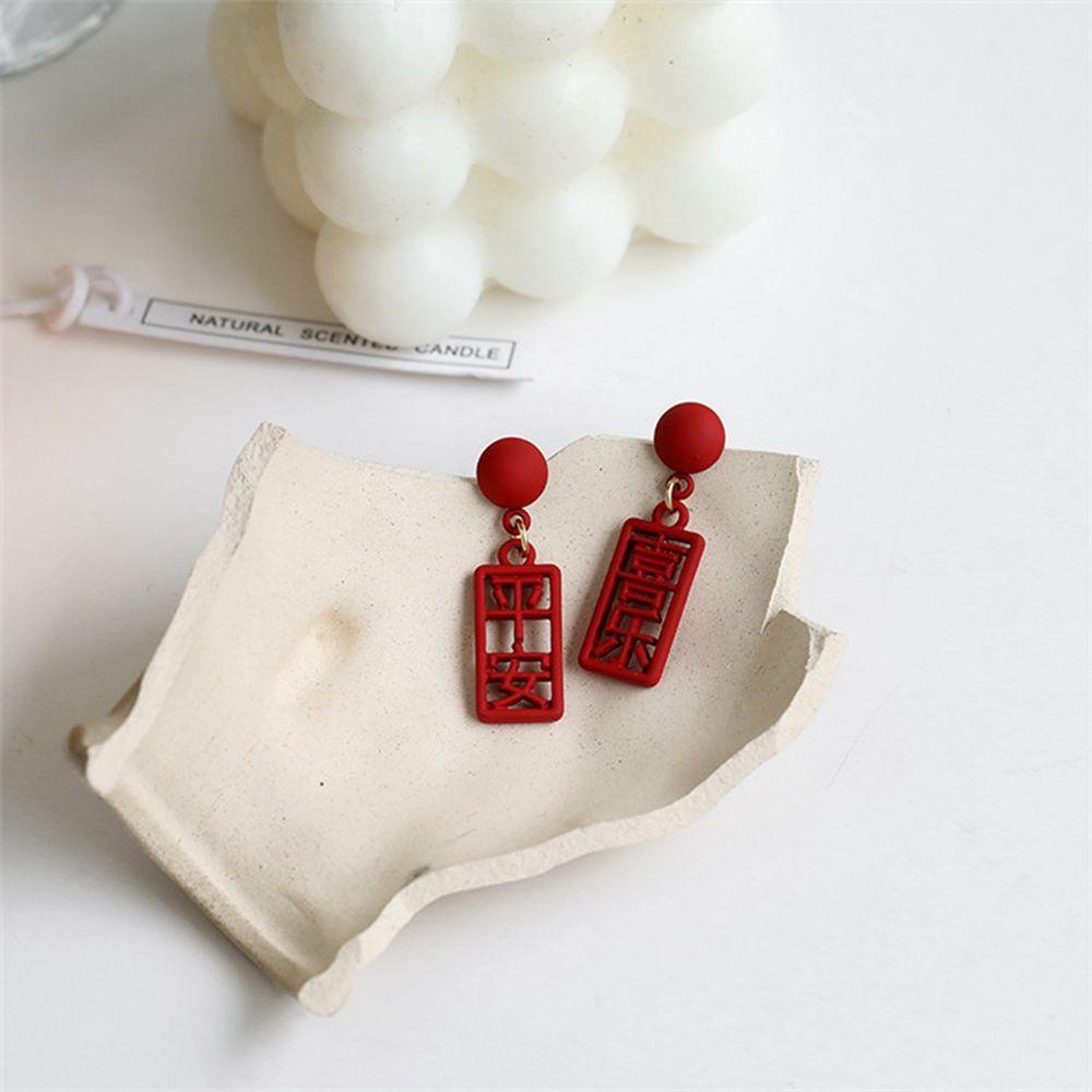 Bông Tai Mừng Năm Mới Thiết Kế Ngọt Ngào Cho Nữ