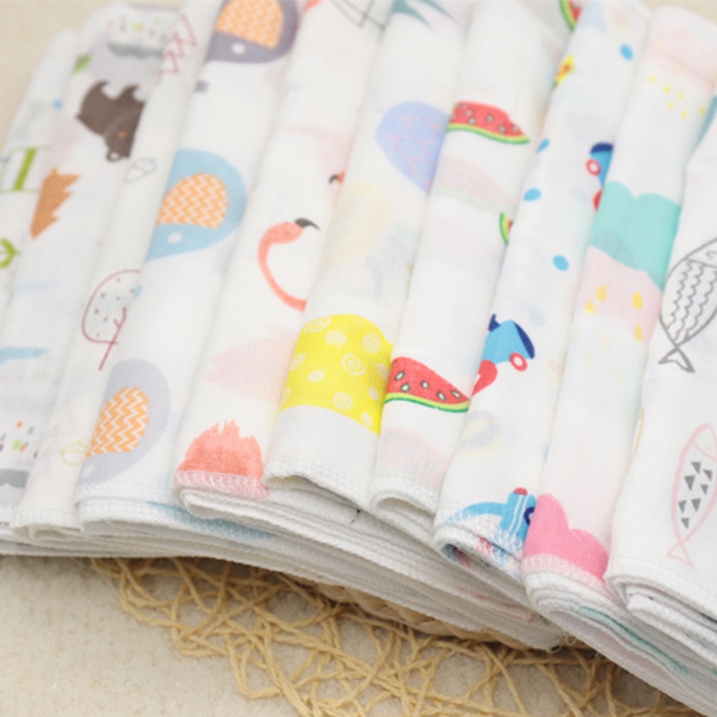Khăn ăn cotton hình tam giác in họa tiết dễ thương cho bé