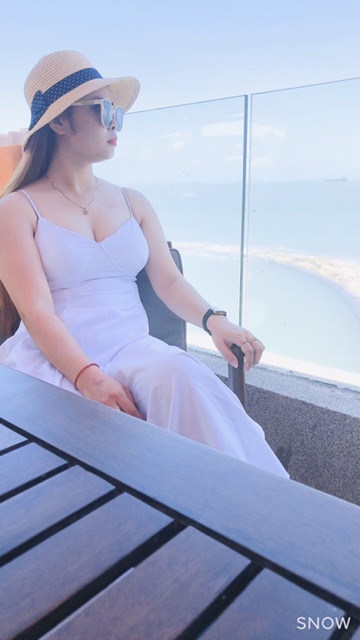 DM559 - Đầm Maxi Trắng Hai Dây Hở Lưng Đi Du Lịch Biển