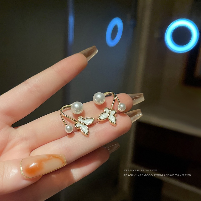 Khuyên Tai Hình Bướm Đính Ngọc Trai Phong Cách Hàn Quốc Cá Tính