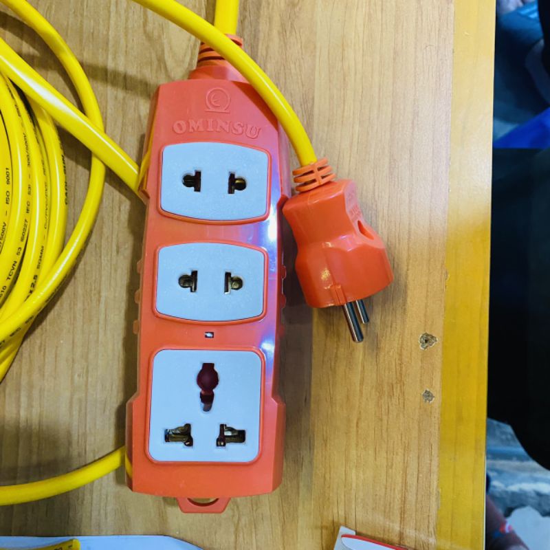 Ổ cắm siêu chịu tải 6500W 3 cửa 4 cửa