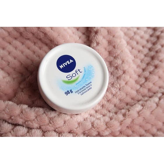 Kem dưỡng ẩm Nivea Soft 200ml