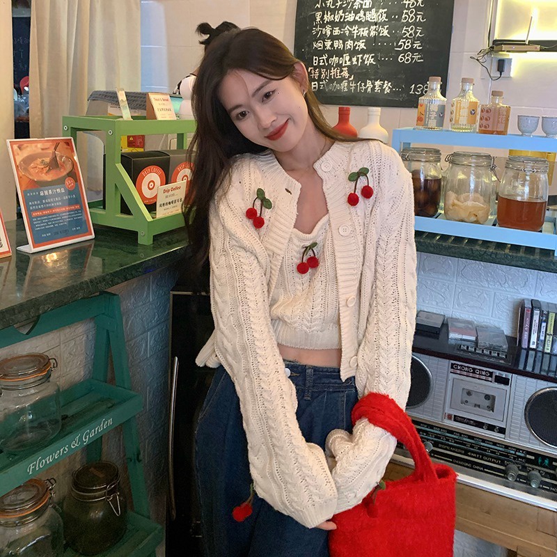 Set áo khoác cardigan kèm áo hai dây đính quả cherry Thucucstore Áo cardigan len hàng Quảng Châu loại 1