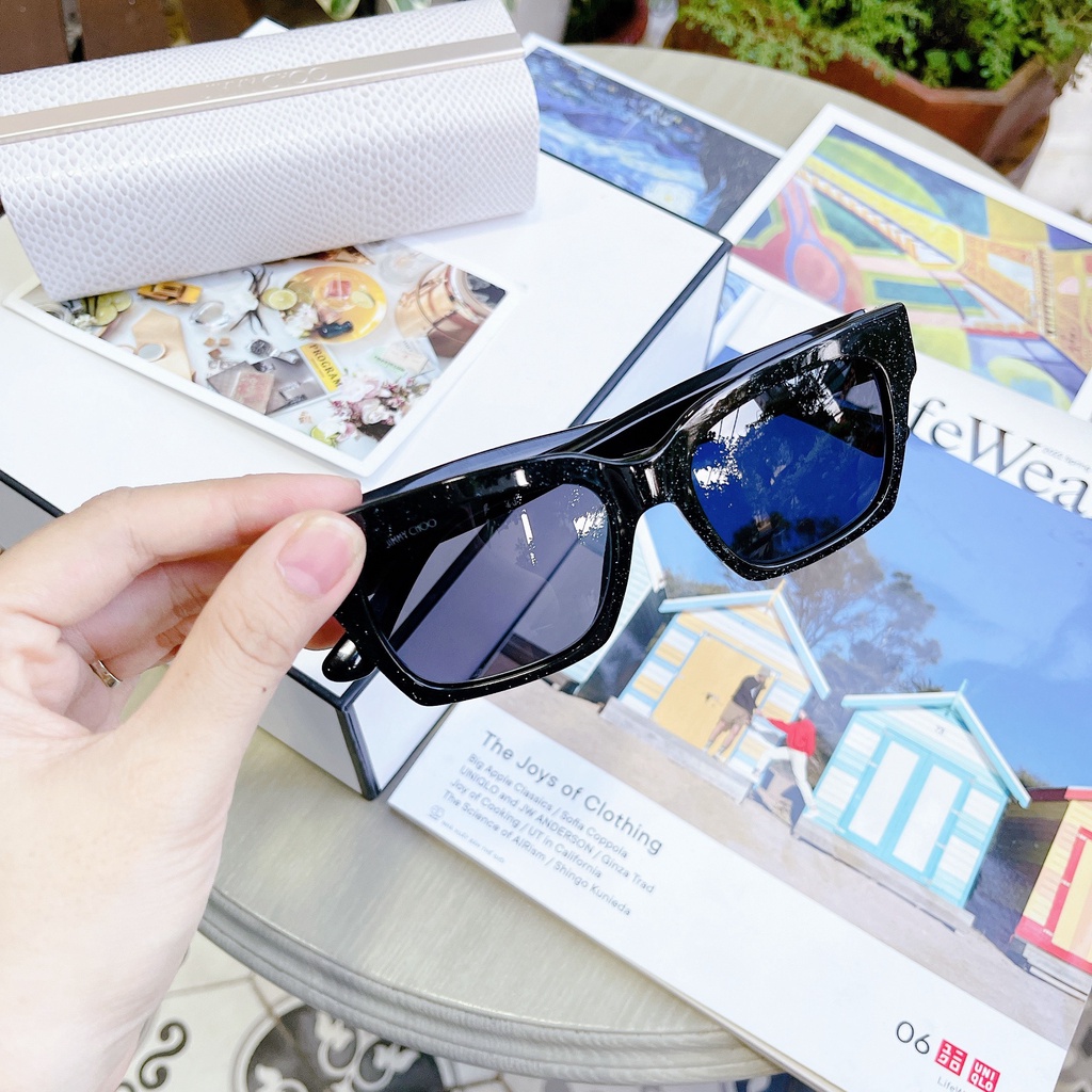 Kính mát Jimmy Choo viền đen, mặt nhũ
