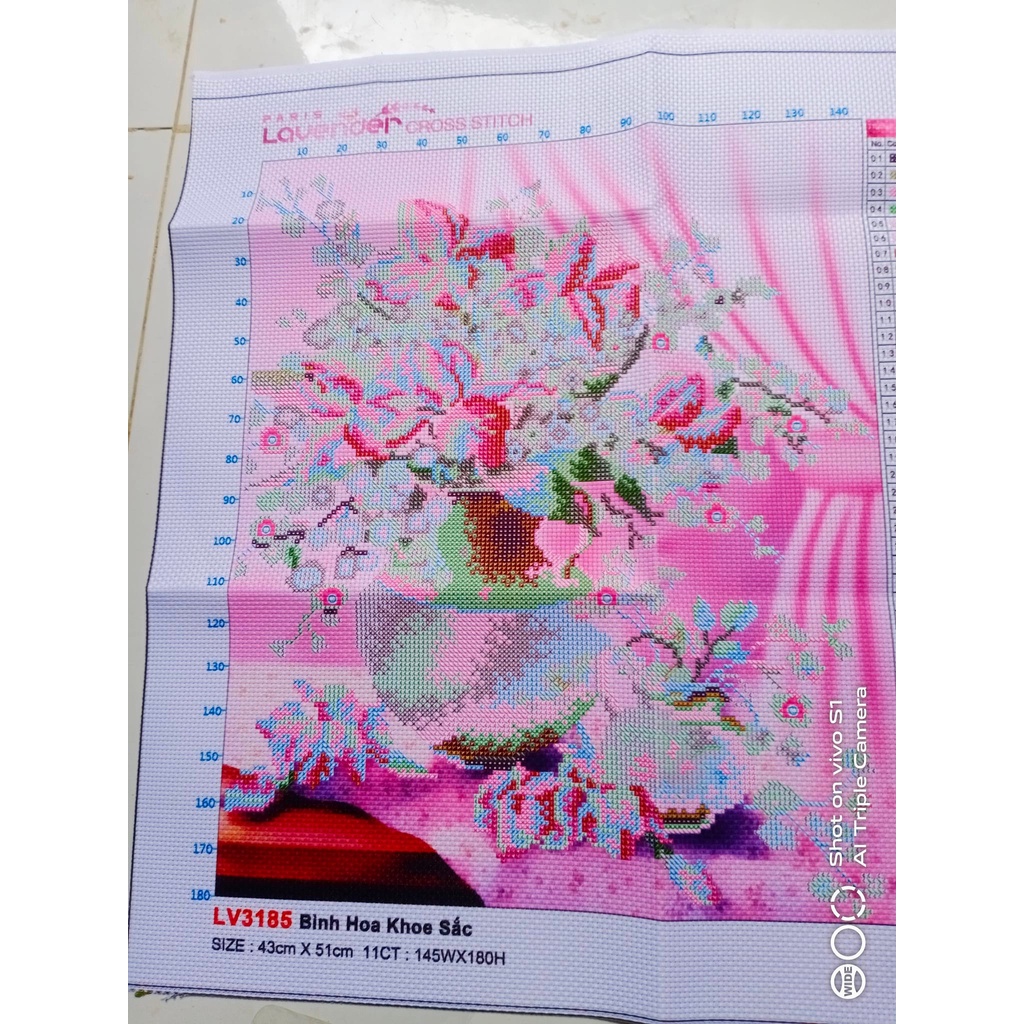 Tranh thêu 3D bình hoa KT:43x51cm,tranh chưa thêu.Tặng kéo và xỏ chỉ.