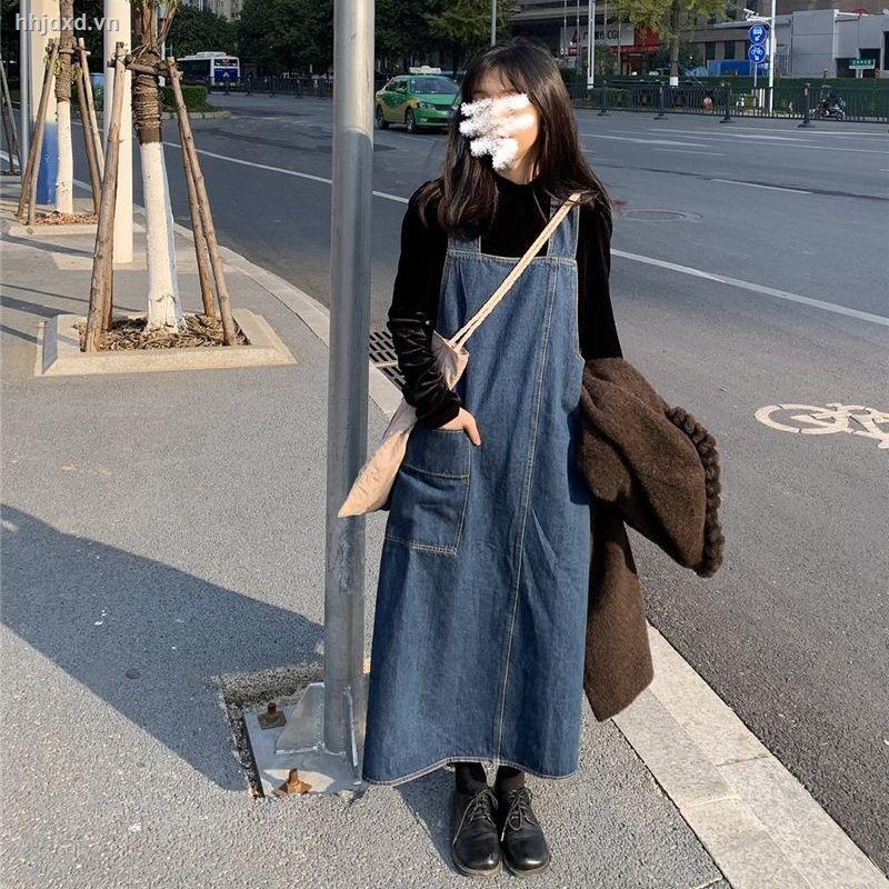 Đầm yếm denim màu xanh dương dễ thương phong cách nhật bản thời trang xuân hè 2021