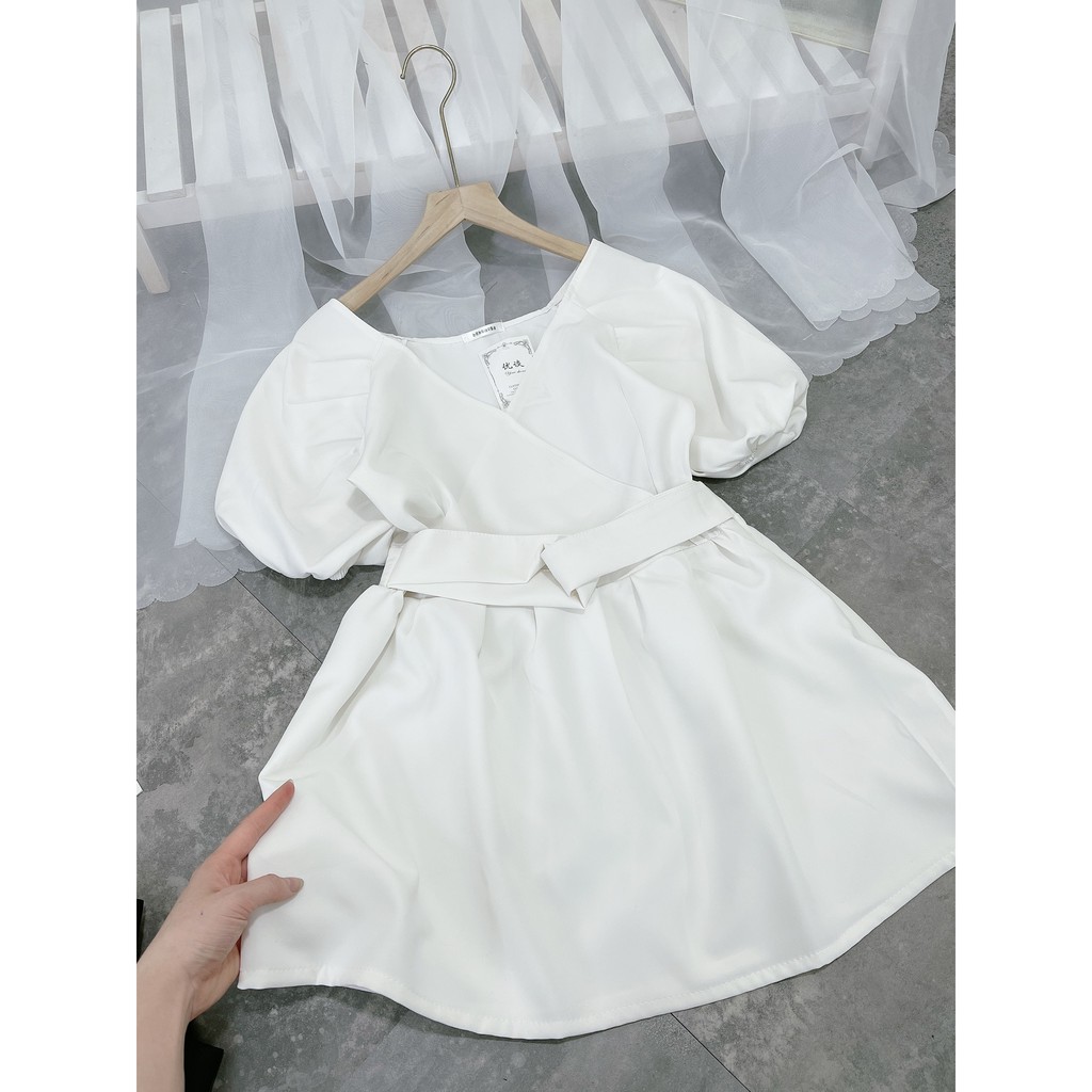 Đầm Trắng Cổ V Kèm Đai Eo Cực Hot | BigBuy360 - bigbuy360.vn