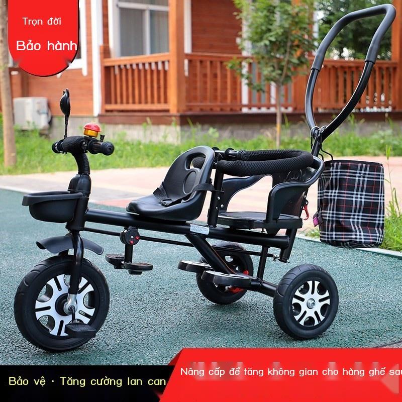 Hai đứa trẻ du lịch hiện vật tháng xe đẩy đôi lớn và nhỏ cặp song sinh đi dạo bé cưỡi đồ chơi