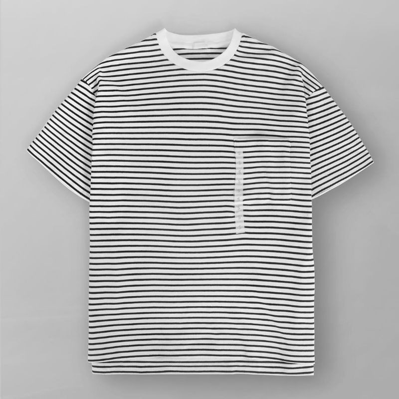 Áo thun oversize kẻ sọc trắng đen có túi