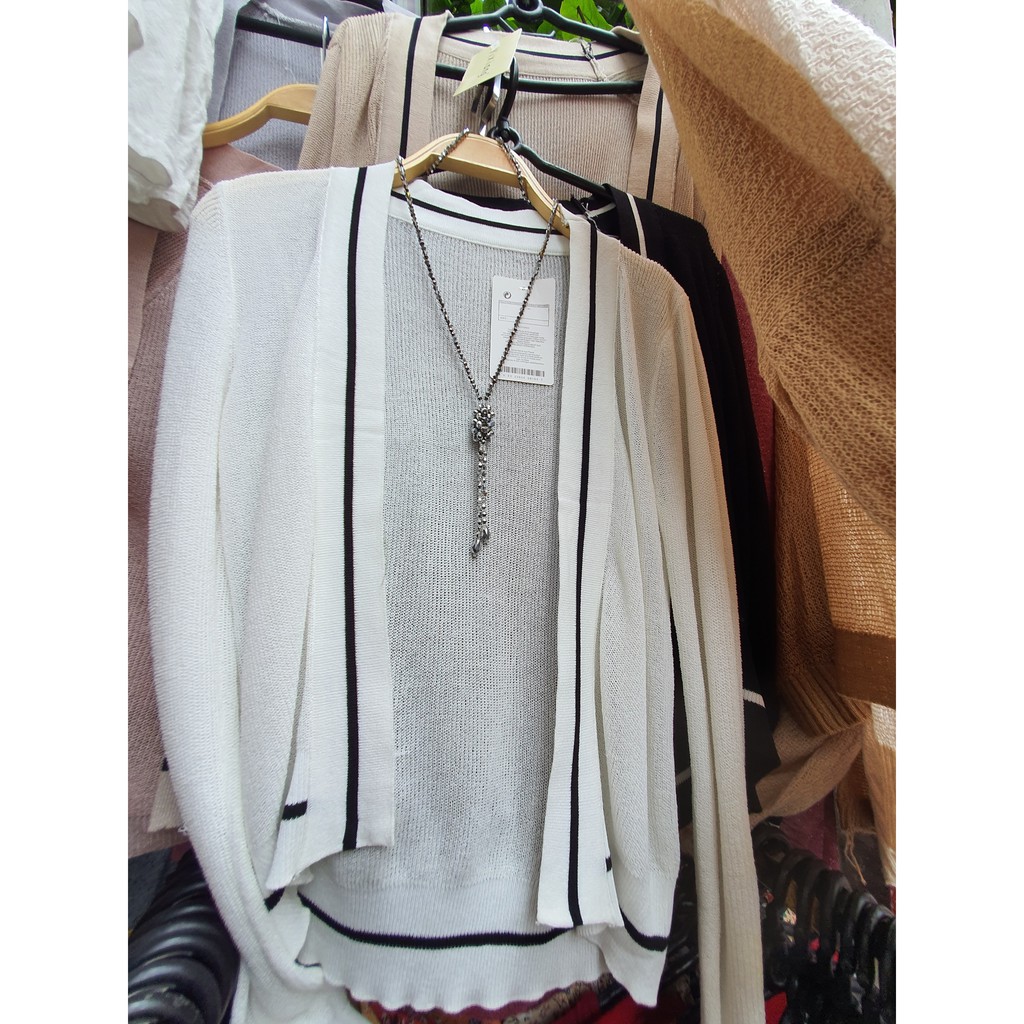 Áo khoác len cardigan dệt kim viền sọc đen KL11 | BigBuy360 - bigbuy360.vn