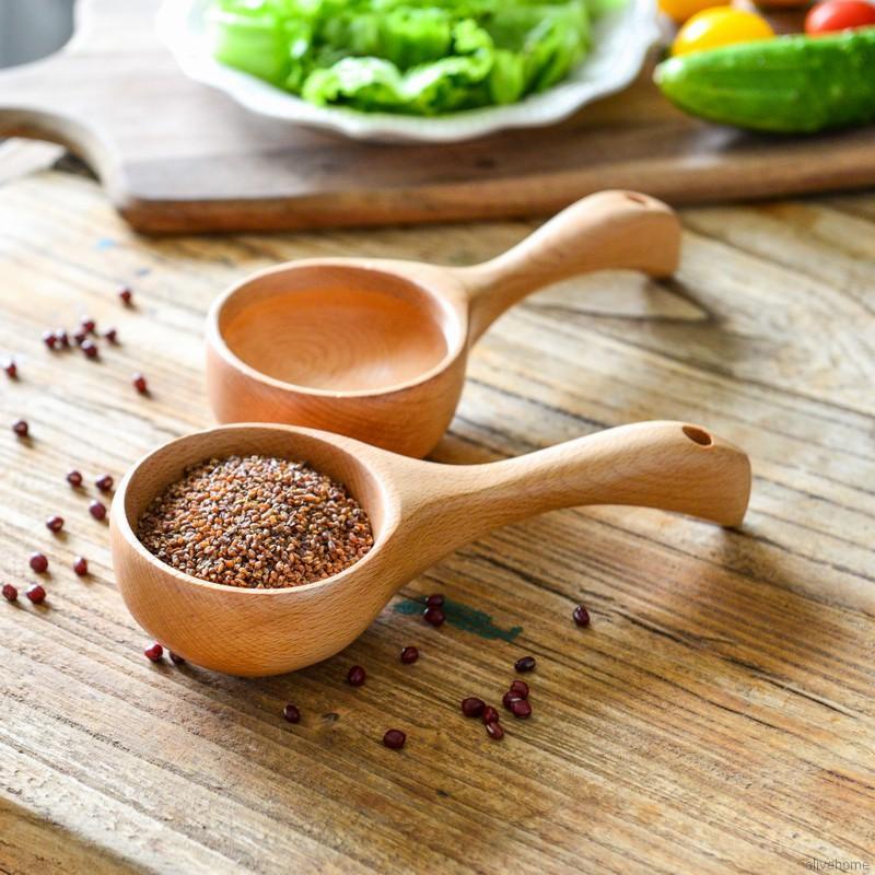 Muỗng múc gạo/ngũ cốc chất liệu gỗ tay cầm dài sử dụng trong nhà bếp