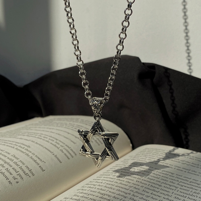 Vòng cổ mặt hình ngôi sao phong cách retro