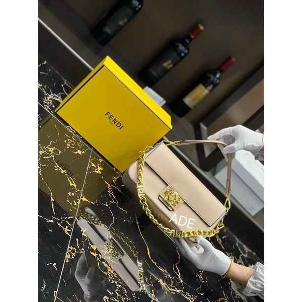 Túi đeo chéo ba màu