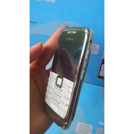 Điện thoại E71 full box kèm thẻ 4G Class 10