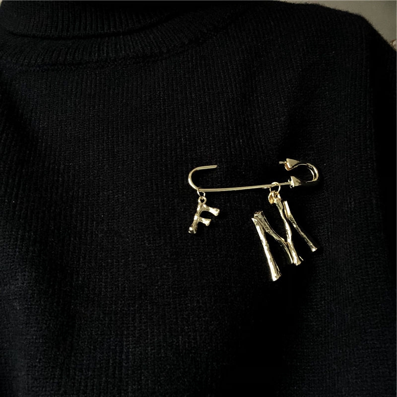 Ghim Cài Áo Hình Chữ M 22317 Phong Cách Hàn Quốc