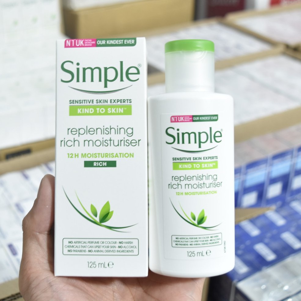 Kem dưỡng da simple kind to skin Replenishing Rich Moisturiser