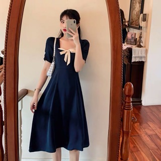 Váy cổ vuông dáng xoè cổ cách điệu