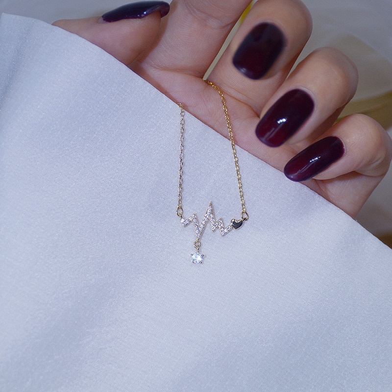 Vòng cổ mặt thiết kế thời trang độc đáo cho nữ