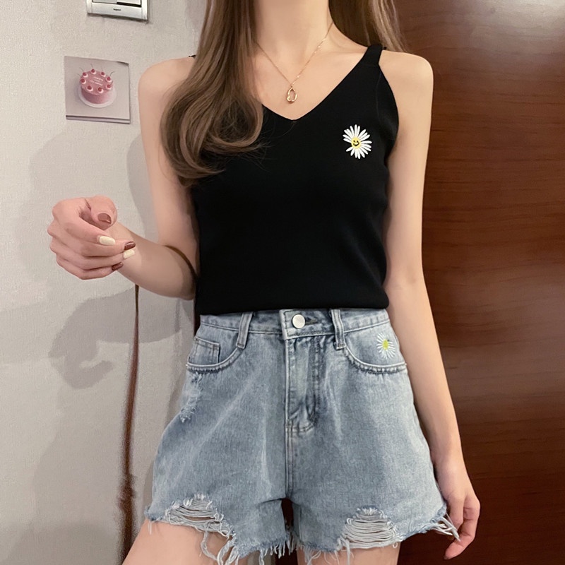 Áo Sát Nách Hoa Cúc Vải Dệt Kim Cổ Chữ V Hot Trend Mềm Mịn Thoáng - MSP T19
